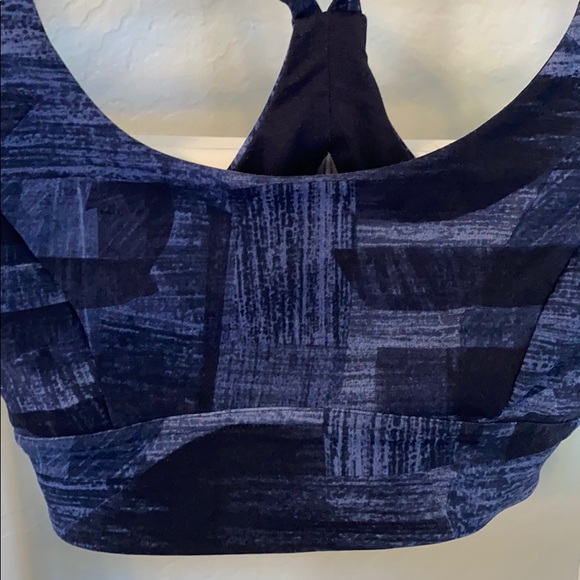Lululemon sports bra size 2 - Picture 4 of 4